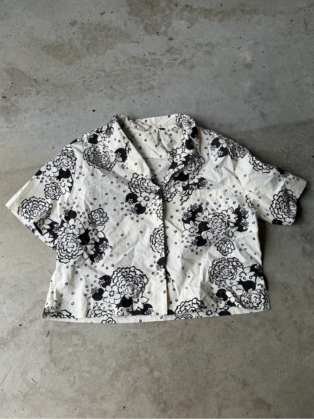 Bellerose Black & White Floral Button-Down Short Sleeve Top